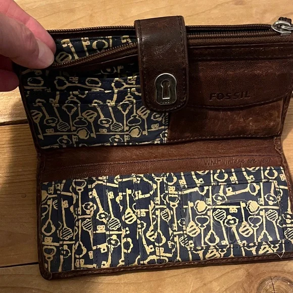 Fossil Dark Brown Leather Wallet - Picture 4 of 6